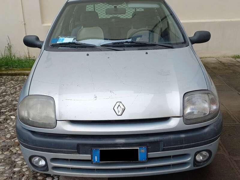 Usato 2000 Renault Clio II 1.9 Diesel 64 CV (1.000 €)