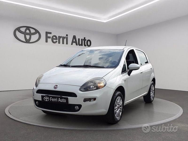 Usata Fiat Punto Lounge 70 CV (51 kW) 2016 Bianco Utilitaria