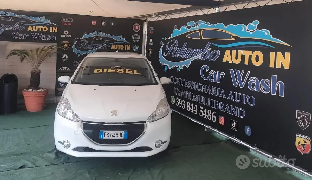 Usata Peugeot 208 Allure 68 CV (50 kW) 2013 Bianco Utilitaria