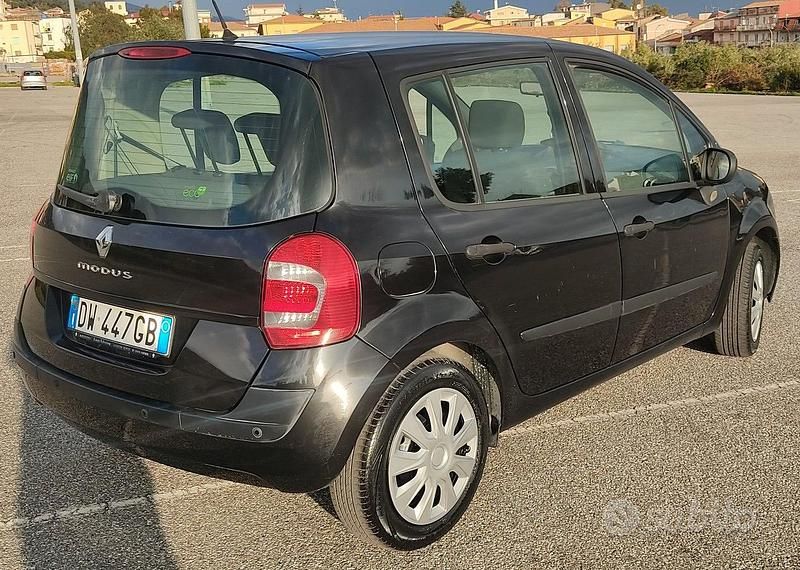 Usata Renault Modus 75 CV (55 kW) 2009 Nero Monovolume