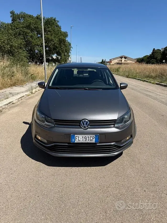 Usata VW Polo Comfortline 75 CV (55 kW) 2017 Grigio Berlina
