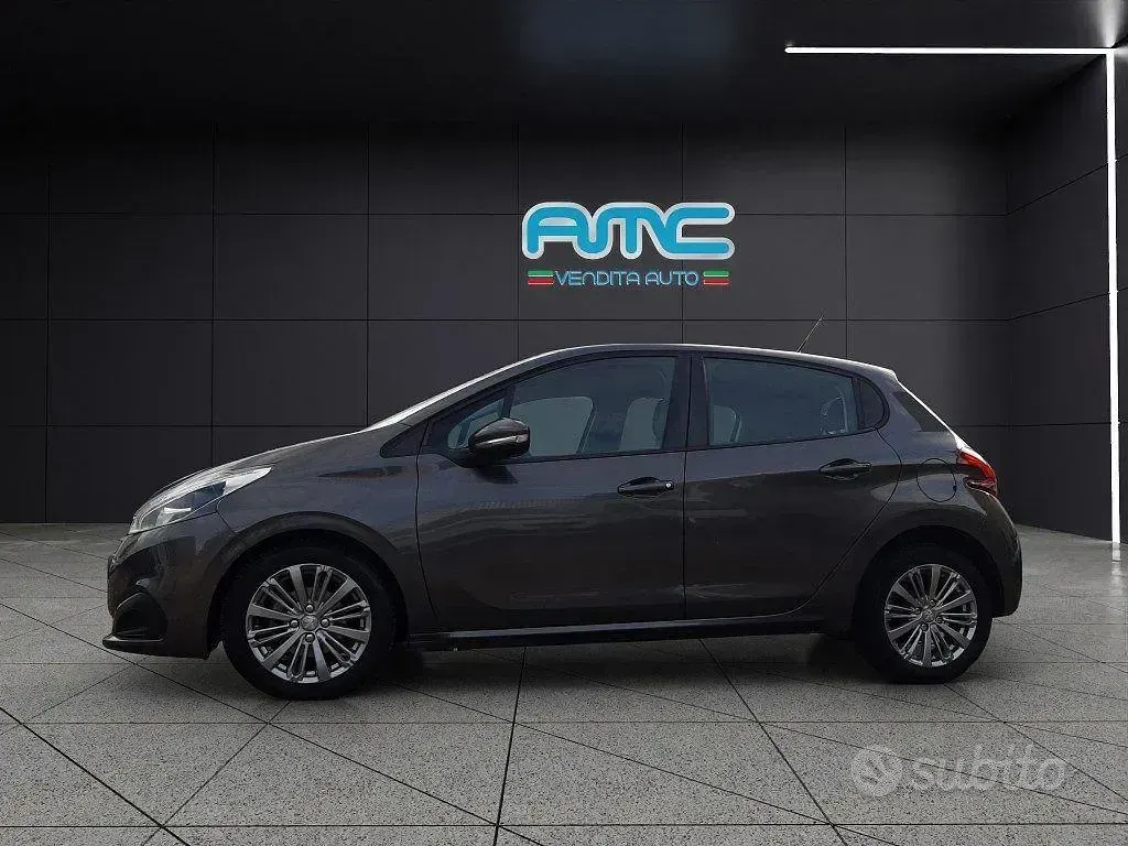 Usata Peugeot 208 Allure 82 CV (60 kW) 2019 Grigio Utilitaria