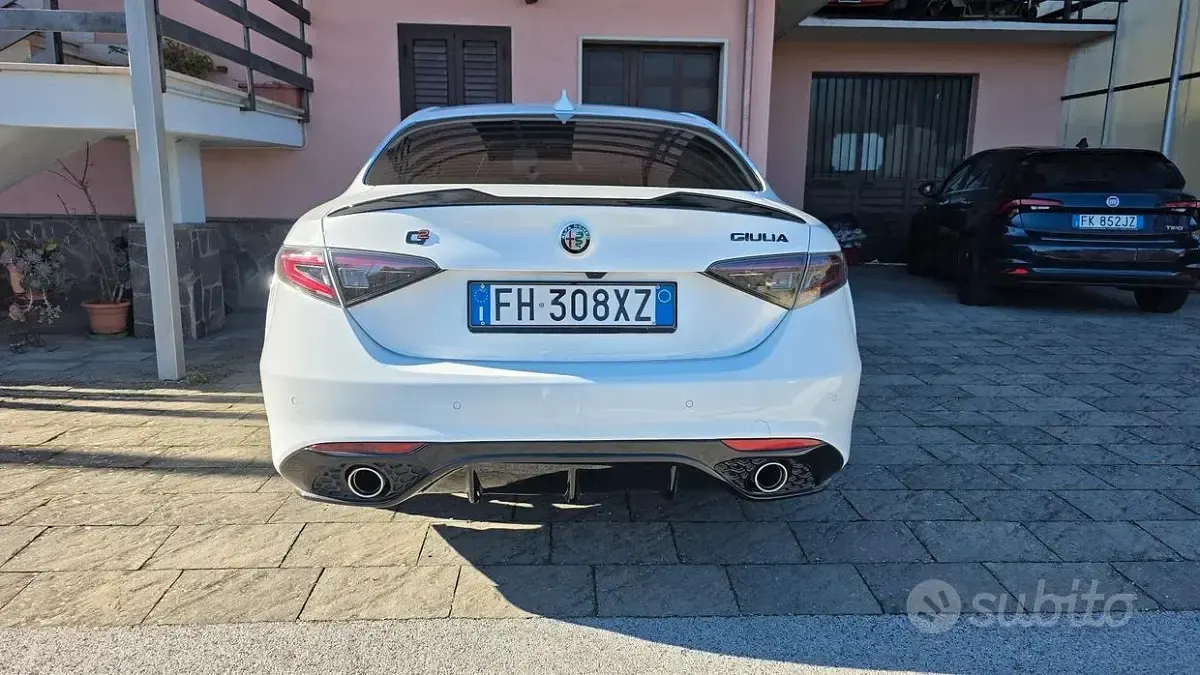 Usata Alfa Romeo Giulia 150 CV (110 kW) 2017 Bianco Berlina