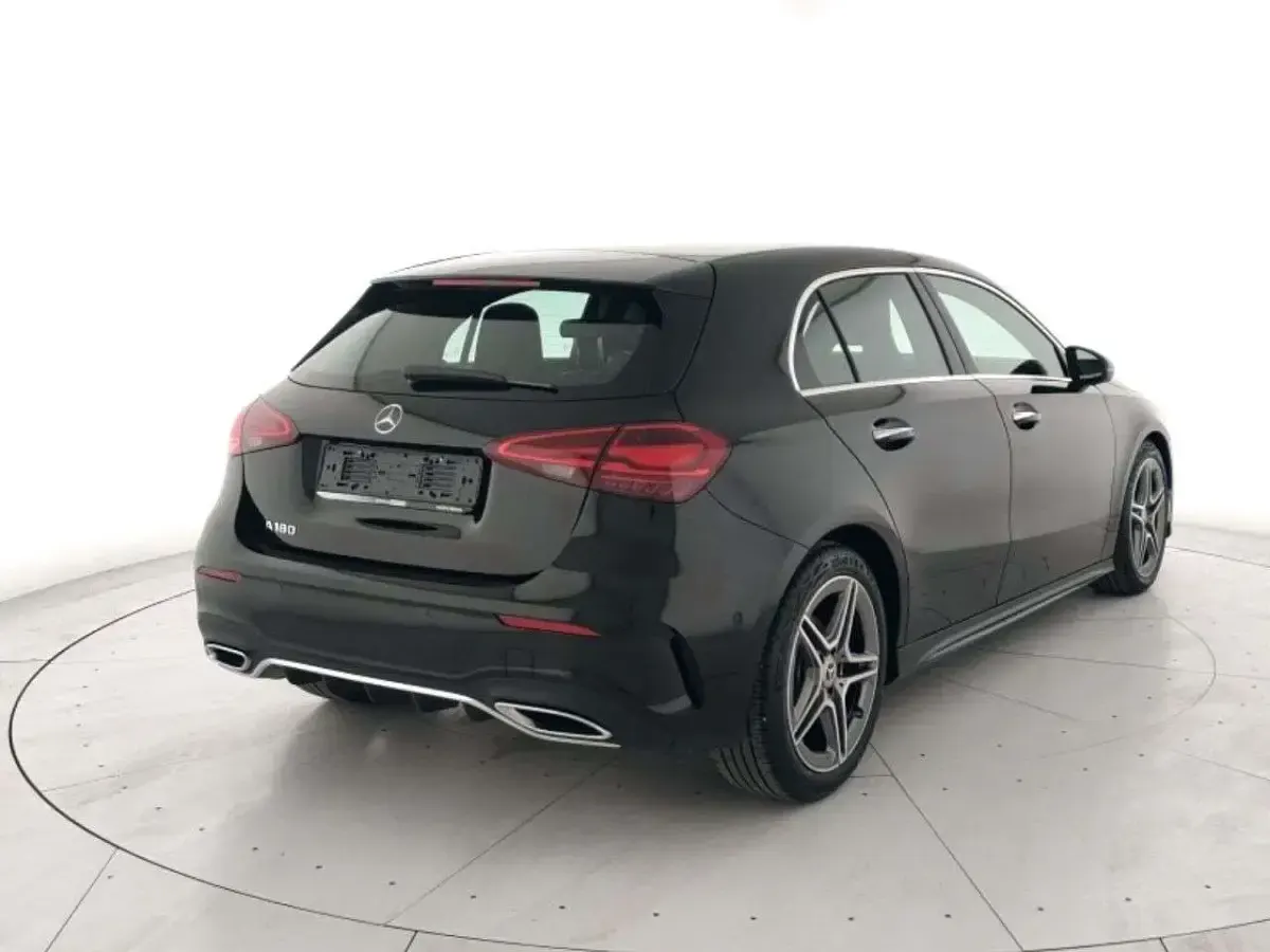Gebraucht Mercedes A180 Advanced Plus 136 PS (100 kW) 2025 Schwarz Limousine