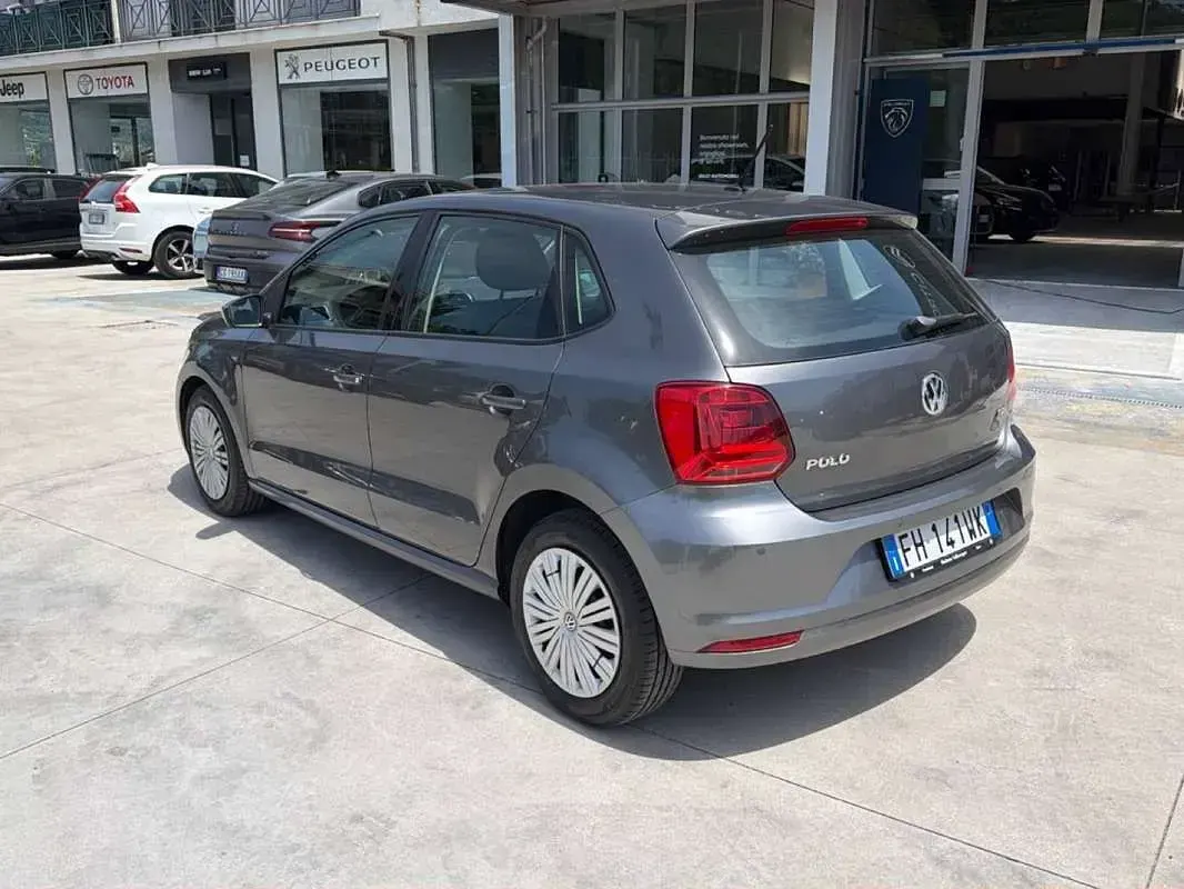 Usata VW Polo Comfortline 75 CV (55 kW) 2017 Grigio Berlina