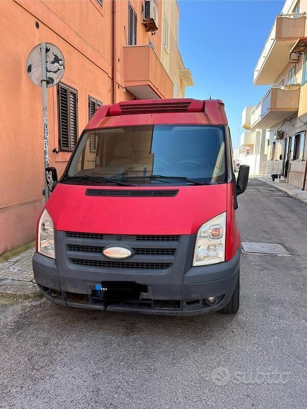 Rosso Usata 2009 Ford Transit Tre volumi | 4500 € (Super prezzo) - Immagine 1/4