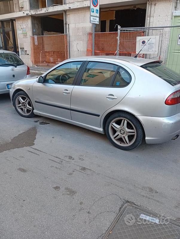 Usata Seat Leon 130 CV (95 kW) 2006 Grigio Berlina