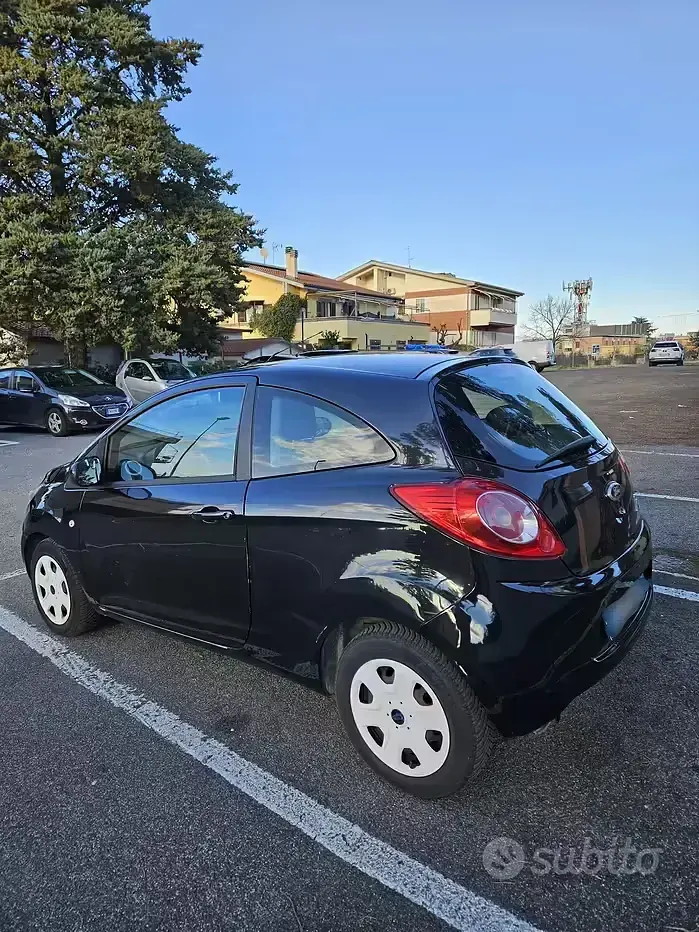 Usata Ford Ka 69 CV (50 kW) 2012 Nero Utilitaria