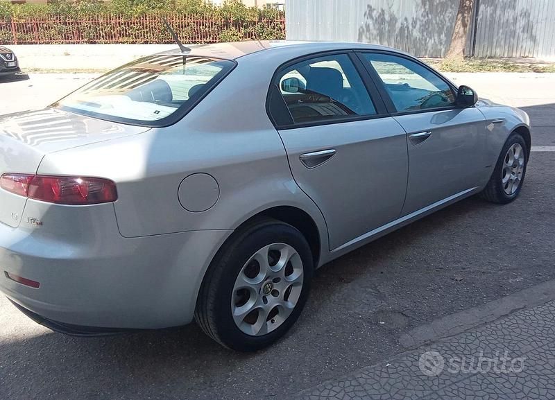 Usata Alfa Romeo 159 150 CV (110 kW) 2009 Grigio Berlina
