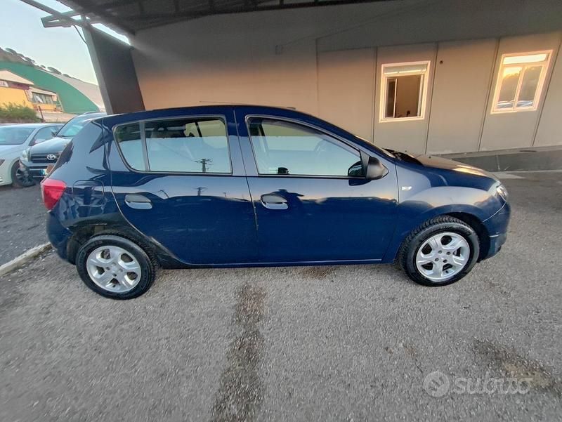 Usata Dacia Sandero Ambiance 90 CV (66 kW) 2016 Blu Berlina