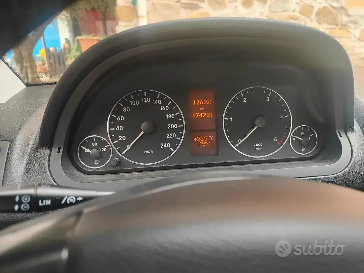 Usata Mercedes A160 82 CV (60 kW) 2010 Grigio Berlina
