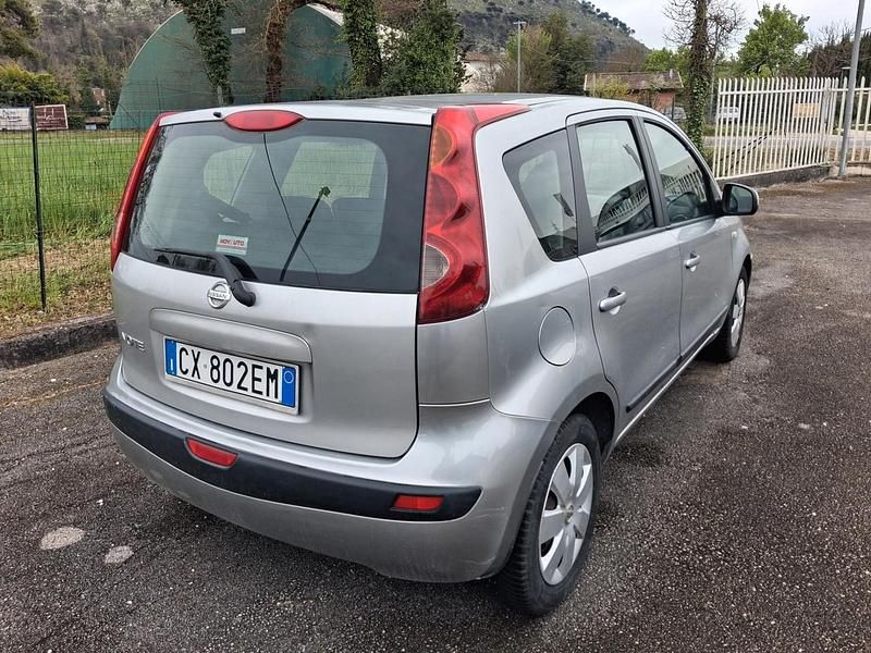 Usata Nissan Note Acenta 88 CV (64 kW) 2006 Argento Utilitaria