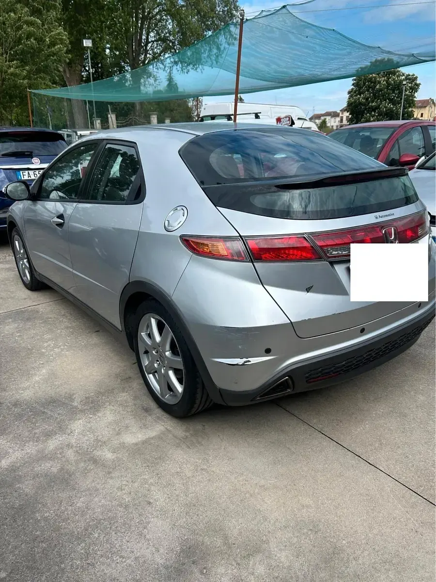 Usata Honda Civic Exclusive 140 CV (102 kW) 2010 Argento Berlina
