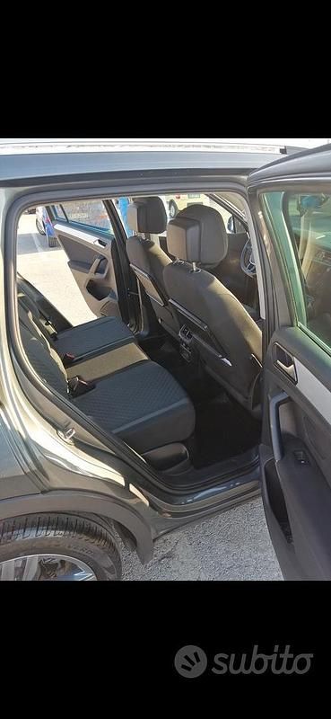 Usata VW Tiguan R-line 116 CV (85 kW) 2018 Grigio SUV