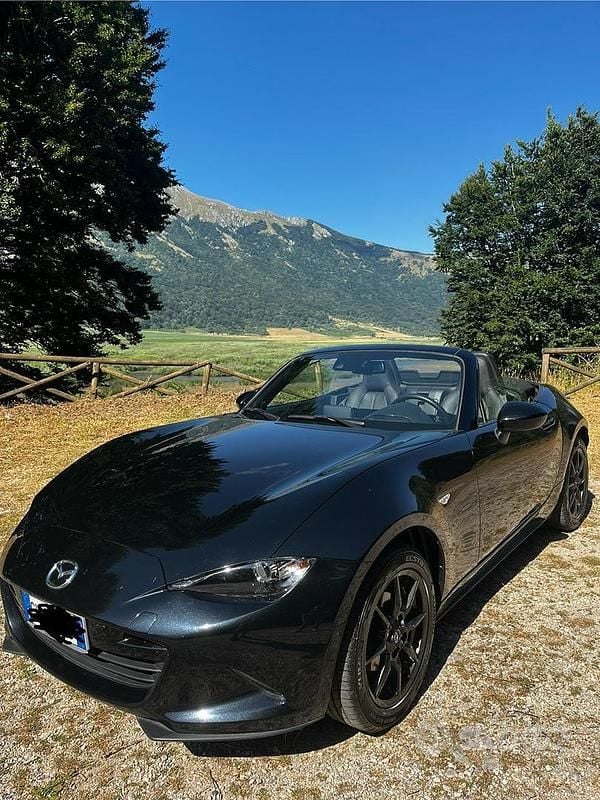 Nero Usata 2017 Mazda MX5 Cabrio | 22.990 € (Buon prezzo) - Immagine 1/4