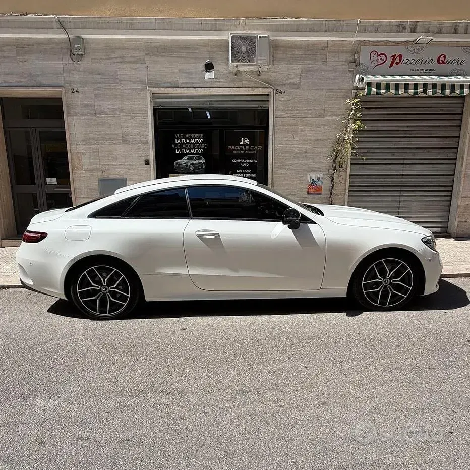Usata Mercedes E220 Premium Plus 194 CV (142 kW) 2021 Bianco Coupé