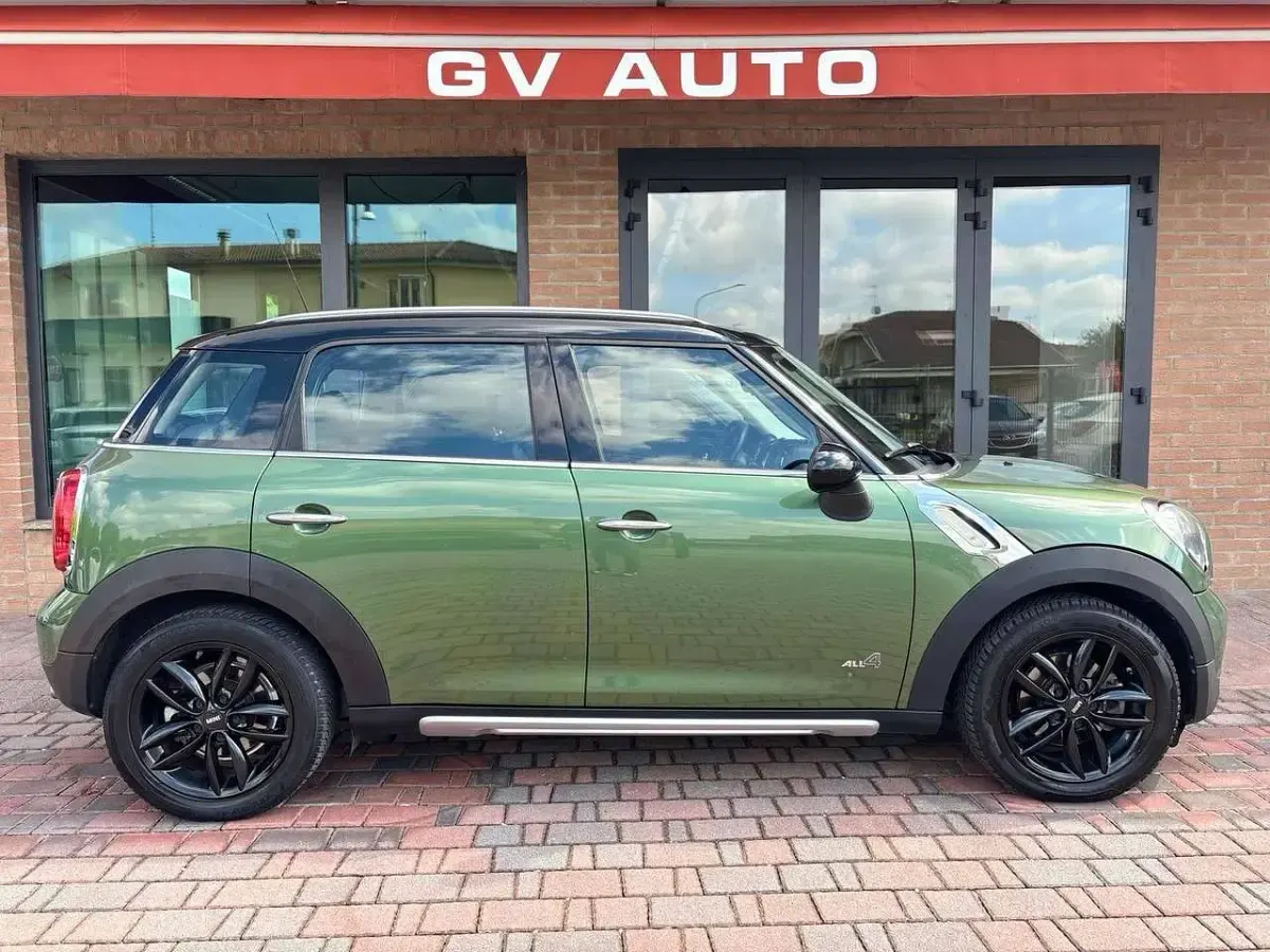 Usata Mini Cooper Countryman 122 CV (89 kW) 2017 Verde SUV