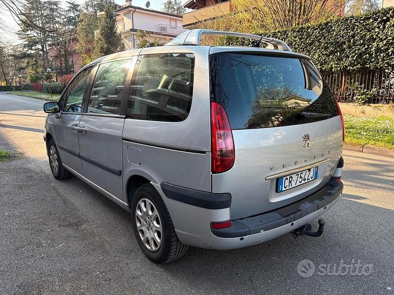 Usata Peugeot 807 136 CV (100 kW) 2005 Grigio Monovolume
