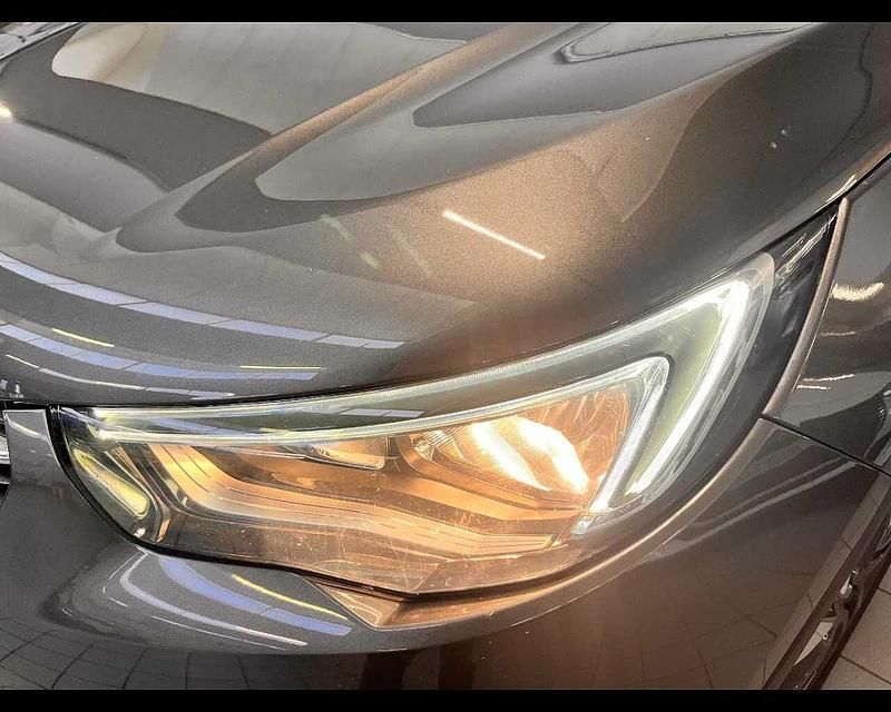 Käytetty Opel Grandland X Ultimate 131 HP (96 kW) 2019 Harmaa Katumaasturi