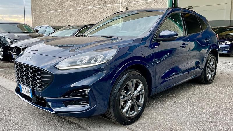 Usata Ford Kuga ST-Line 225 CV (165 kW) 2023 Blu SUV