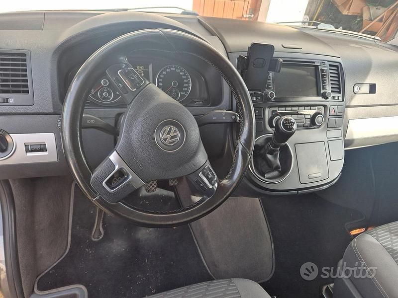 Usata VW Multivan 140 CV (102 kW) 2010 Grigio Furgone