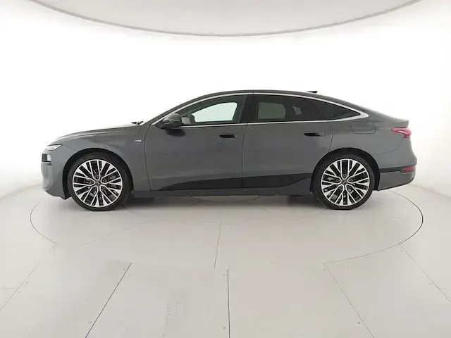 Usata Audi A6 e-tron S-Line 210 kW (286 CV) 2025 Grigio daytona perla Berlina