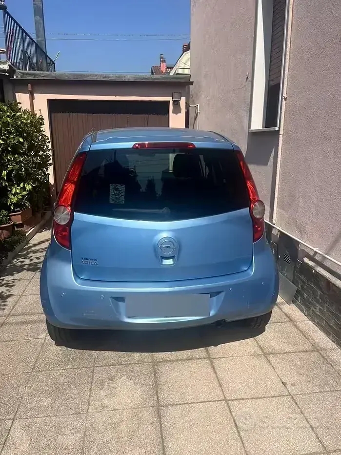 Usata Opel Agila 86 CV (63 kW) 2012 Bluazzurro Utilitaria