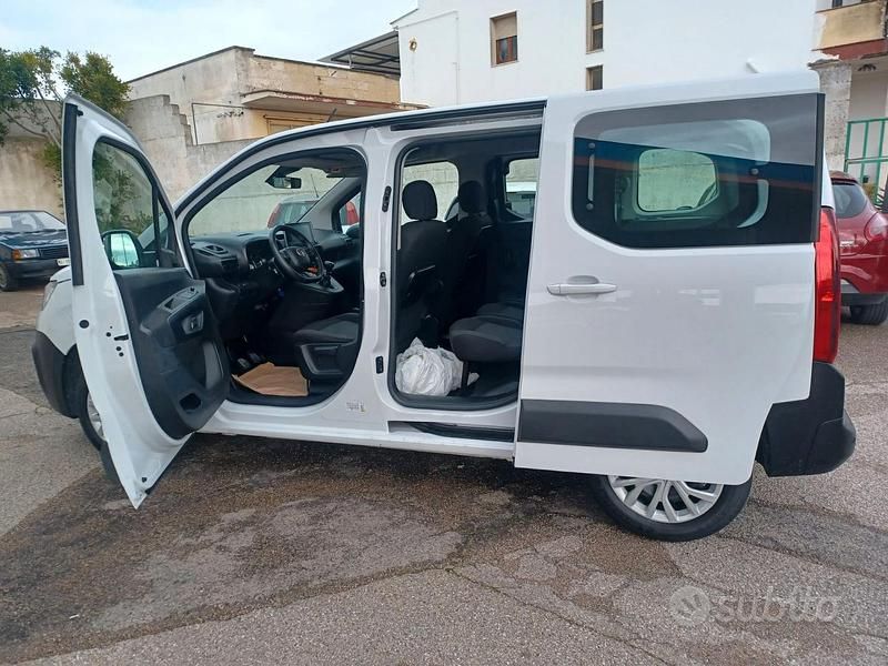 Occasion Fiat Doblò 131 ch (96 kW) 2023 Blanc Monospace
