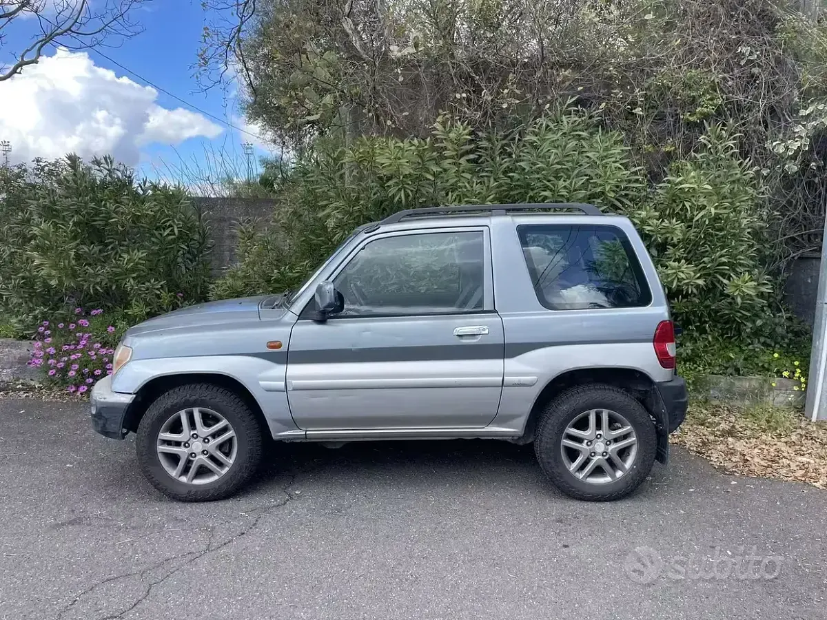 Usata Mitsubishi Pajero 129 CV (94 kW) 2003 Grigio SUV