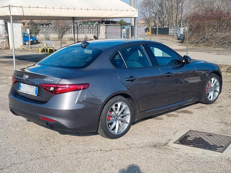 Usata Alfa Romeo Giulia Sprint 160 CV (117 kW) 2022 Grigio Berlina