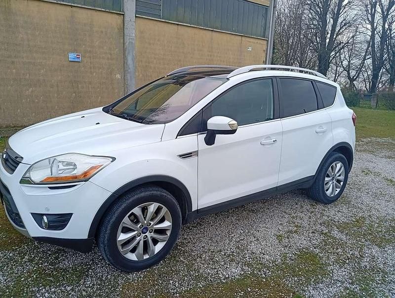 Usata Ford Kuga Titanium 163 CV (119 kW) 2011 Bianco SUV