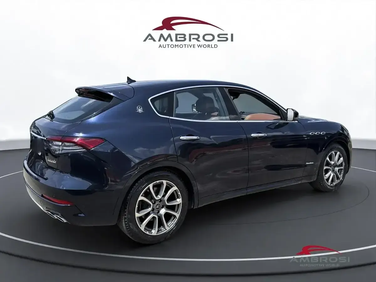 Usata Maserati Levante GranLusso 349 CV (256 kW) 2021 Blu SUV