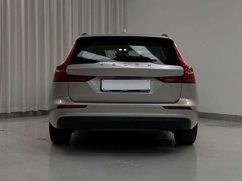 Usata Volvo V60 Core 197 CV (144 kW) 2023 Bright dusk met. Station wagon