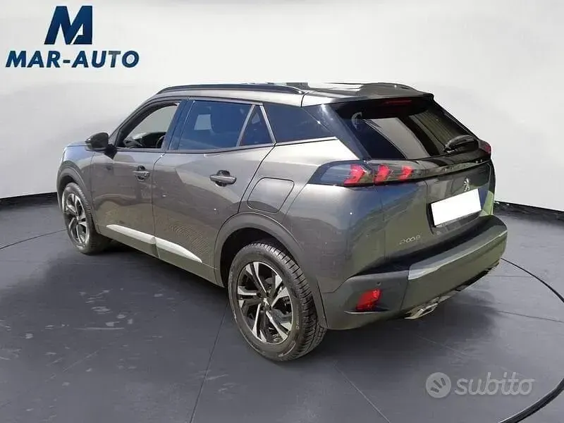 Usata Peugeot 2008 Allure 131 CV (96 kW) 2023 Grigio SUV