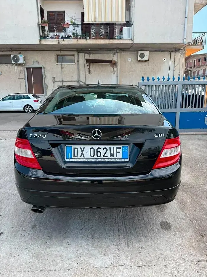 Usata Mercedes C220 170 CV (125 kW) 2009 Nero Berlina