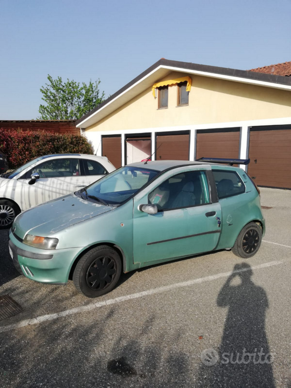 Usato 2000 Fiat Punto 1.2 Benzin 60 CV (500 €)