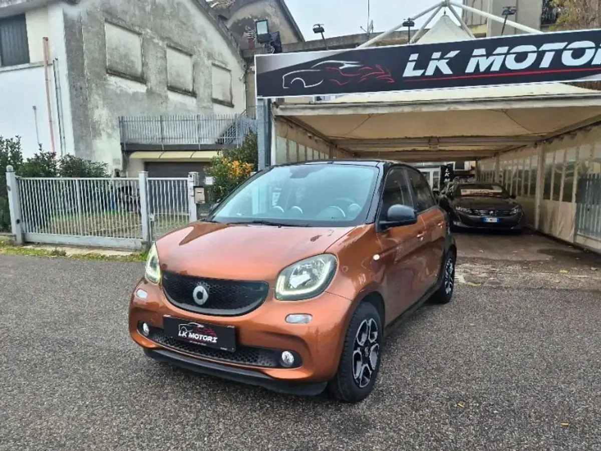 Usata Smart ForFour Prime 90 CV (66 kW) 2017 Marrone Utilitaria
