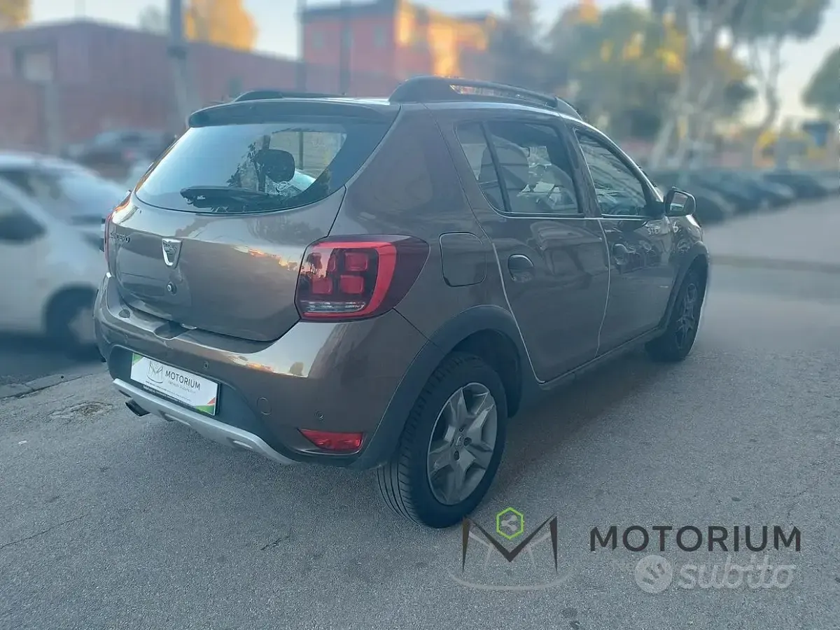 Usata Dacia Sandero Stepway 90 CV (66 kW) 2019 Marrone Berlina