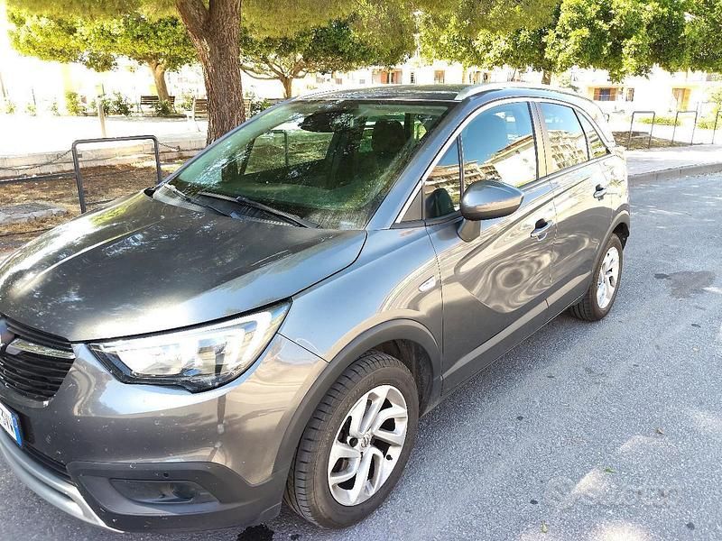 Usata Opel Crossland 110 CV (80 kW) 2020 Grigio SUV
