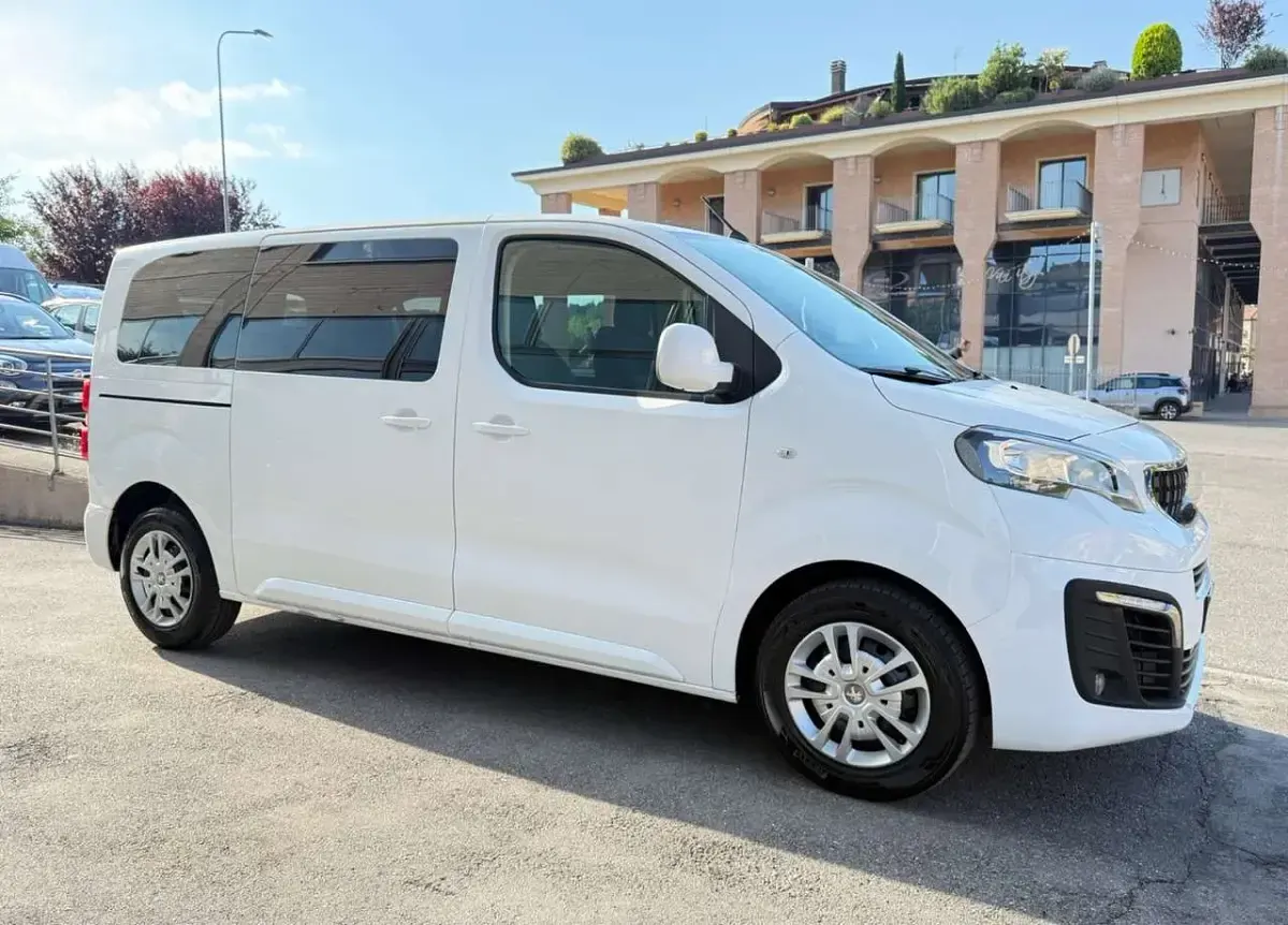 Usata Peugeot Traveller Business-Line 102 CV (75 kW) 2018 Bianco Monovolume
