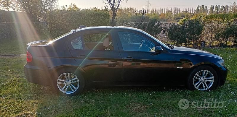 Usata BMW 320 163 CV (119 kW) 2006 Nero Berlina