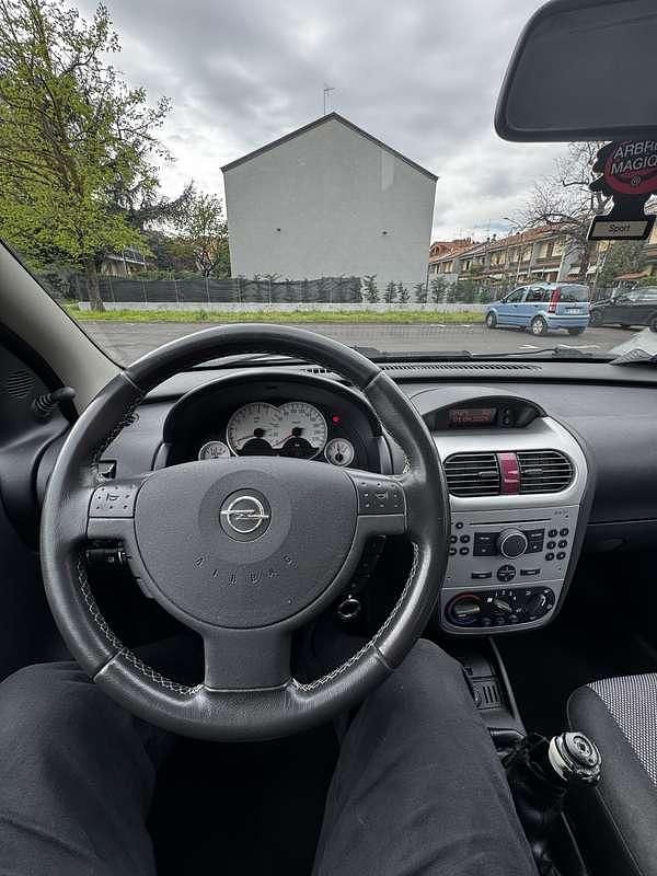 Usata Opel Corsa Comfort 75 CV (55 kW) 2005 Utilitaria