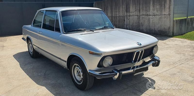 Usata BMW 2002 130 CV (95 kW) 1970 Grigio Berlina