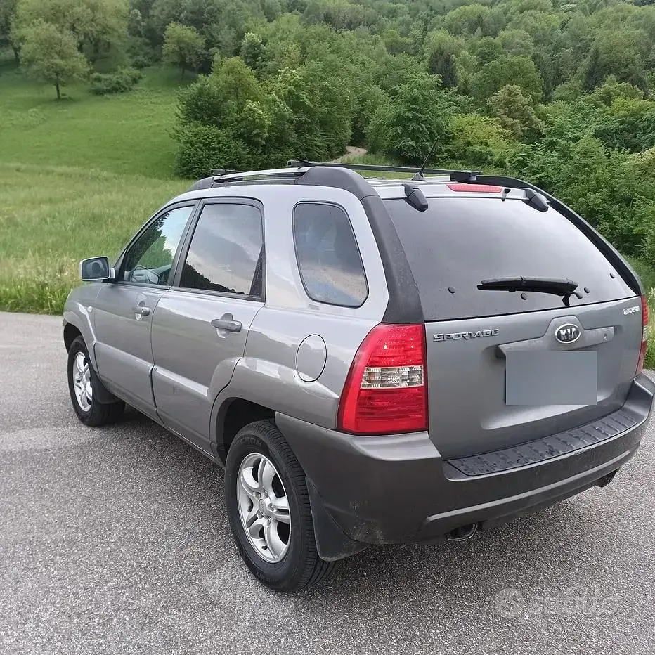 Usata Kia Sportage 140 CV (102 kW) 2006 Grigio SUV