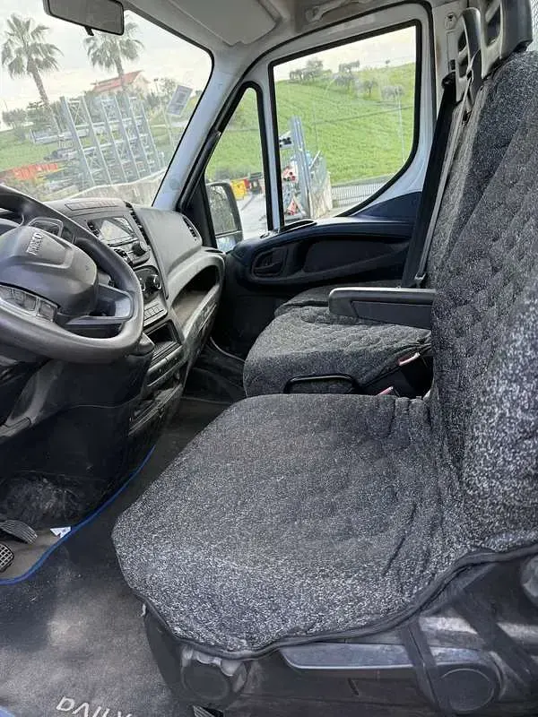 Usata Iveco Daily 136 CV (100 kW) 2020
