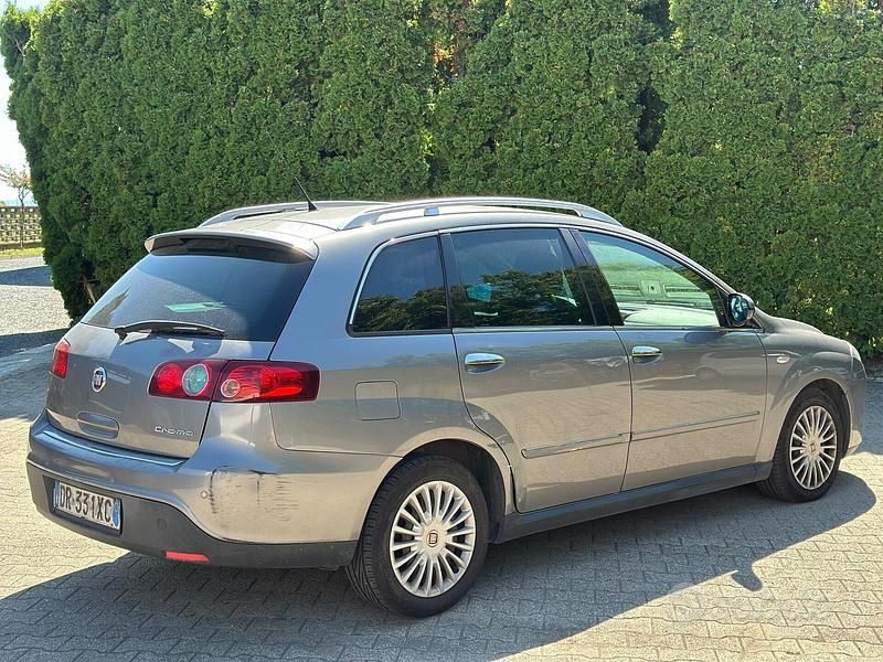Usata Fiat Croma 150 CV (110 kW) 2009 Grigio Station wagon