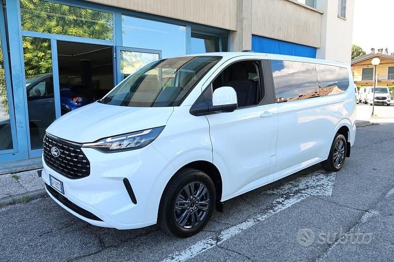 Usata Ford Tourneo Custom Titanium 136 CV (100 kW) 2024 Bianco Furgone