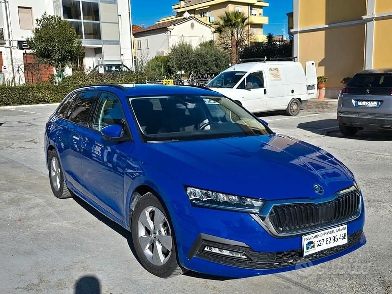 Usata Skoda Octavia Executive 150 CV (110 kW) 2020 Blu/azzurro Station wagon