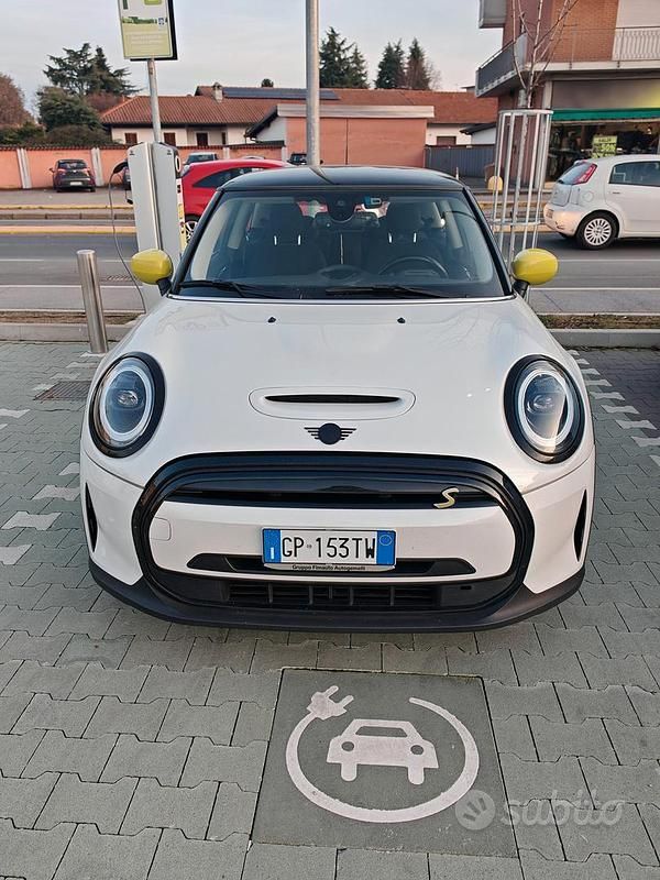 Usata Mini Cooper 75 kW (102 CV) 2023 Bianco Utilitaria