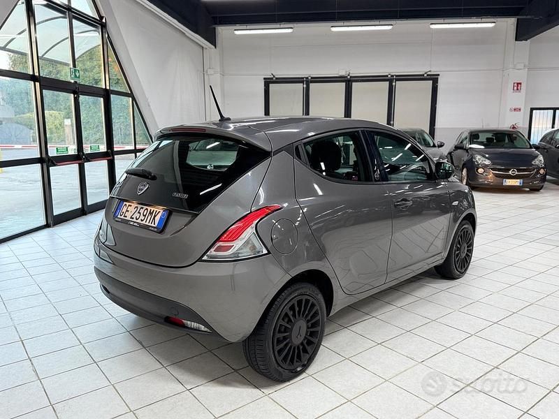Usata Lancia Ypsilon 2021 Grigio Utilitaria